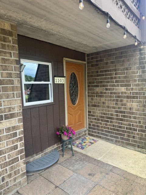 1103 Kenneth Circle Elgin, IL 60120 - Photo 2 of 22