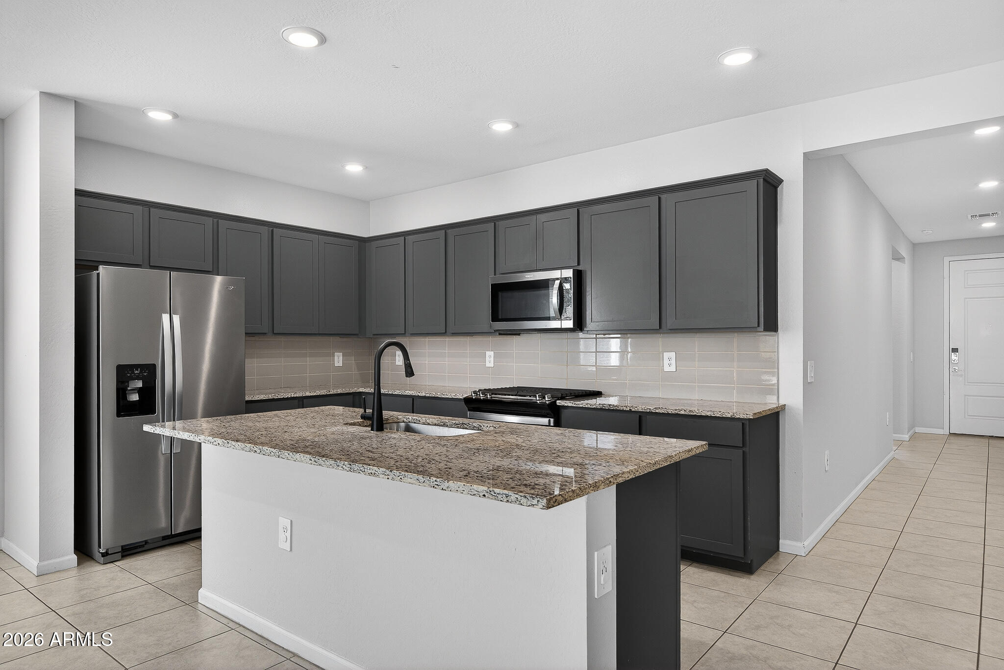 17768 West Raymond Street Goodyear, AZ 85338 - Photo 12 of 38 8) KITCHEN