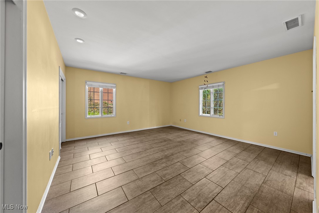 2121 Stockbridge Road Akron, OH 44313 - Photo 29 of 49