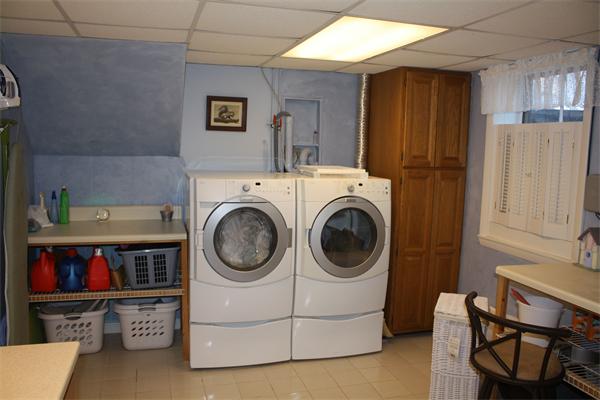 121 Spring Lane Canton, MA 02021 - Photo 20 of 27 Gallery Image 20