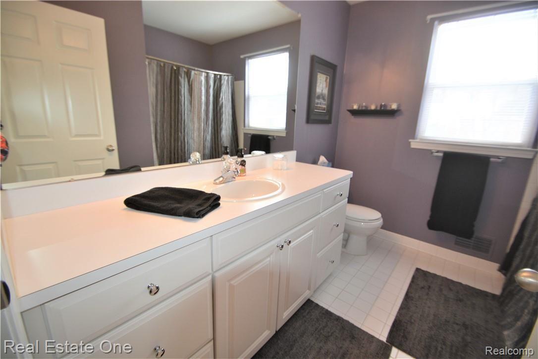 2702 Forest View Court Rochester, MI 48307 - Photo 13 of 32 DSC_9187 (2).JPG