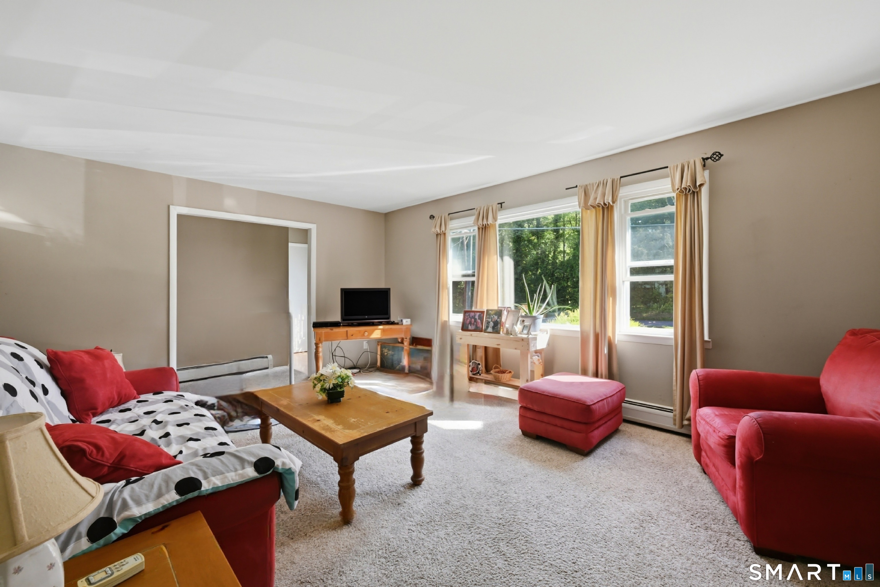 244 Middle River Road Danbury, CT 06811 - Photo 9 of 27 Gallery Image 9