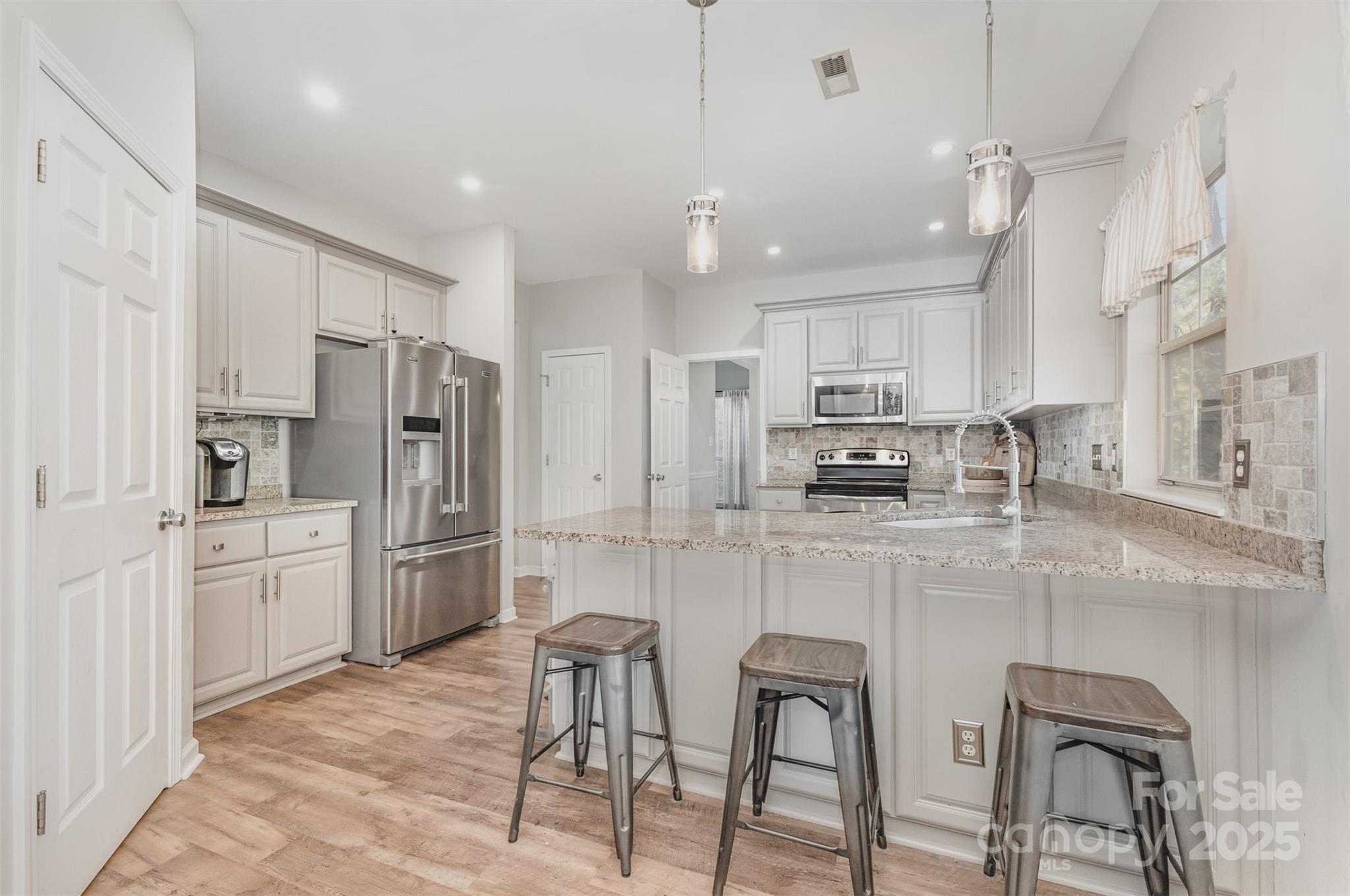 8740 Sam Dee Road Charlotte, NC 28215 - Photo 3 of 27 Gallery Image 3
