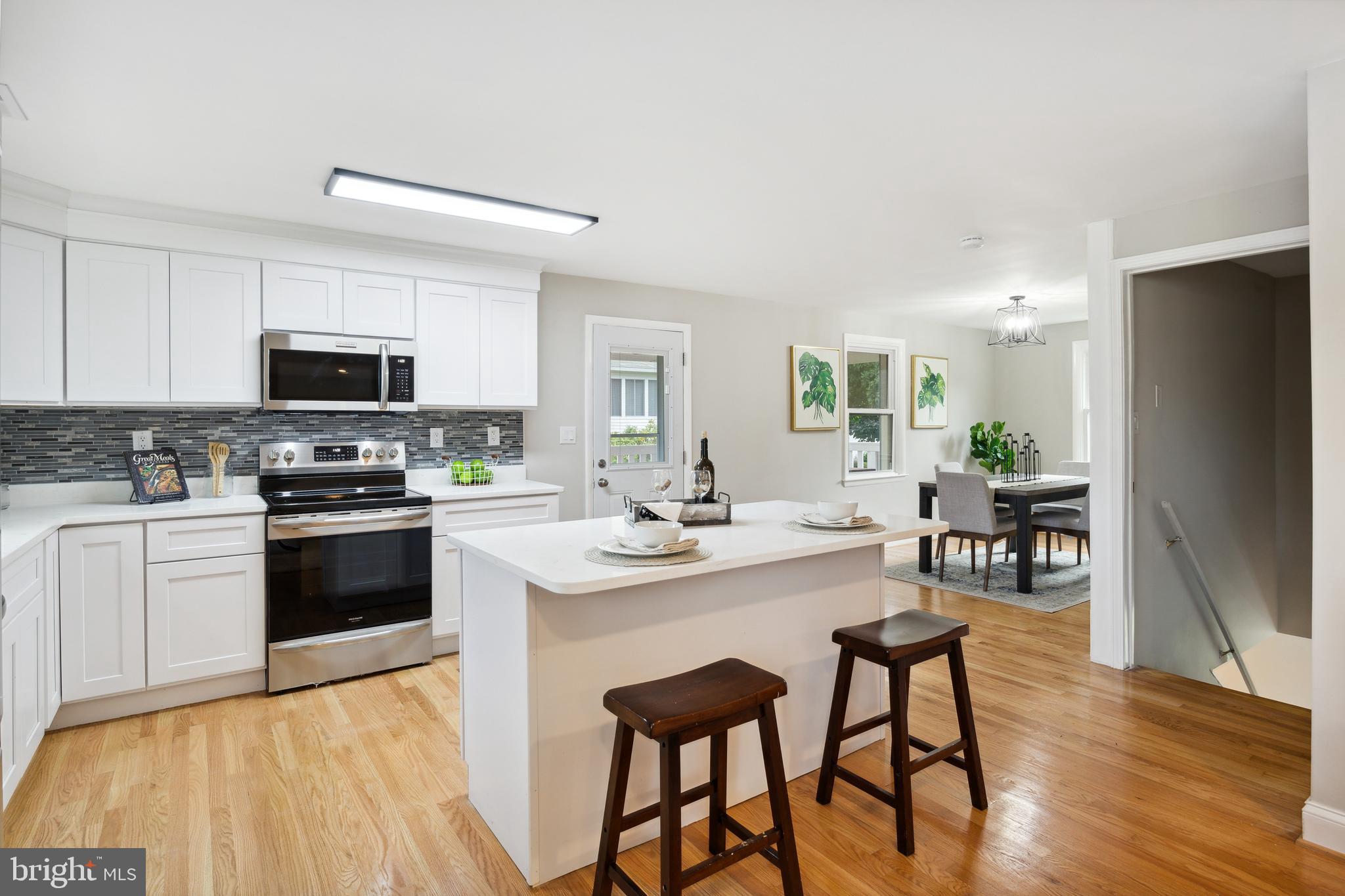 711 Uniontown Road Westminster, MD 21158 - Photo 5 of 25 Beautiful white kitchen