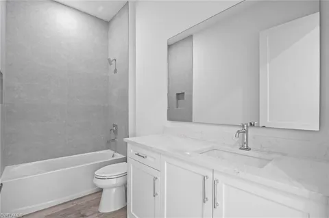 $1,595,000 | 82 Tahiti Road, Marco Island, FL 34145
