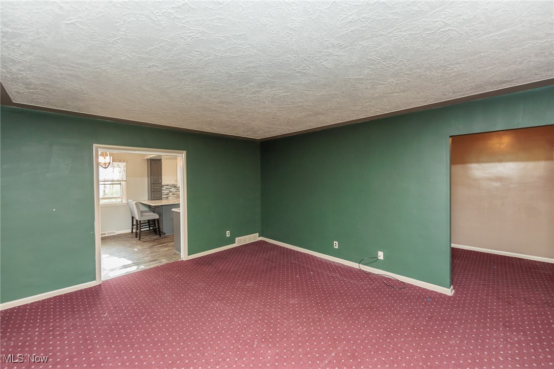 7045 Case Road North Ridgeville, OH 44039 - Photo 6 of 43