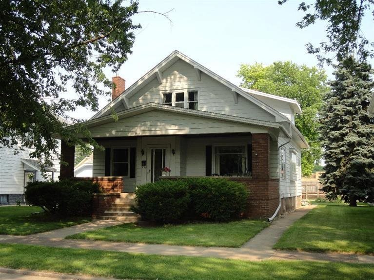 1115 Pershing Boulevard Clinton, IA 52732 - Photo 1 of 18 Gallery Image 1