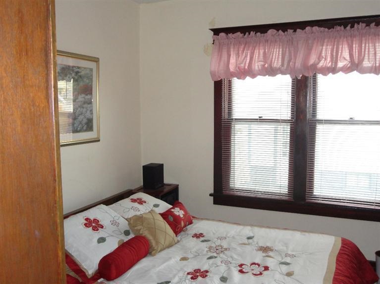 1115 Pershing Boulevard Clinton, IA 52732 - Photo 11 of 18 Gallery Image 11