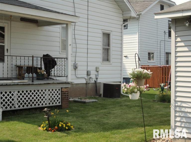 1115 Pershing Boulevard Clinton, IA 52732 - Photo 4 of 18 Gallery Image 4