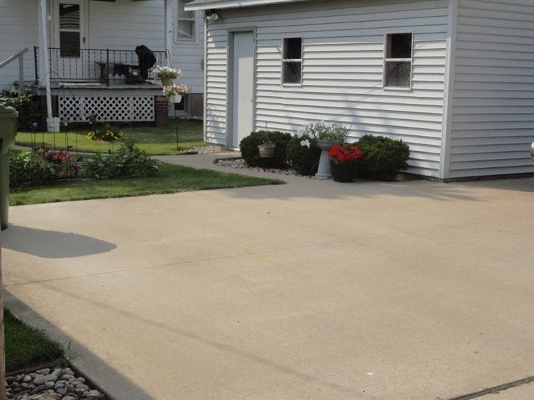 1115 Pershing Boulevard Clinton, IA 52732 - Photo 6 of 18 Gallery Image 6