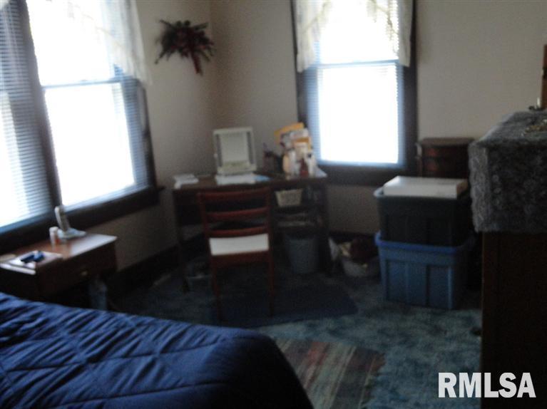 1115 Pershing Boulevard Clinton, IA 52732 - Photo 10 of 18 Gallery Image 10