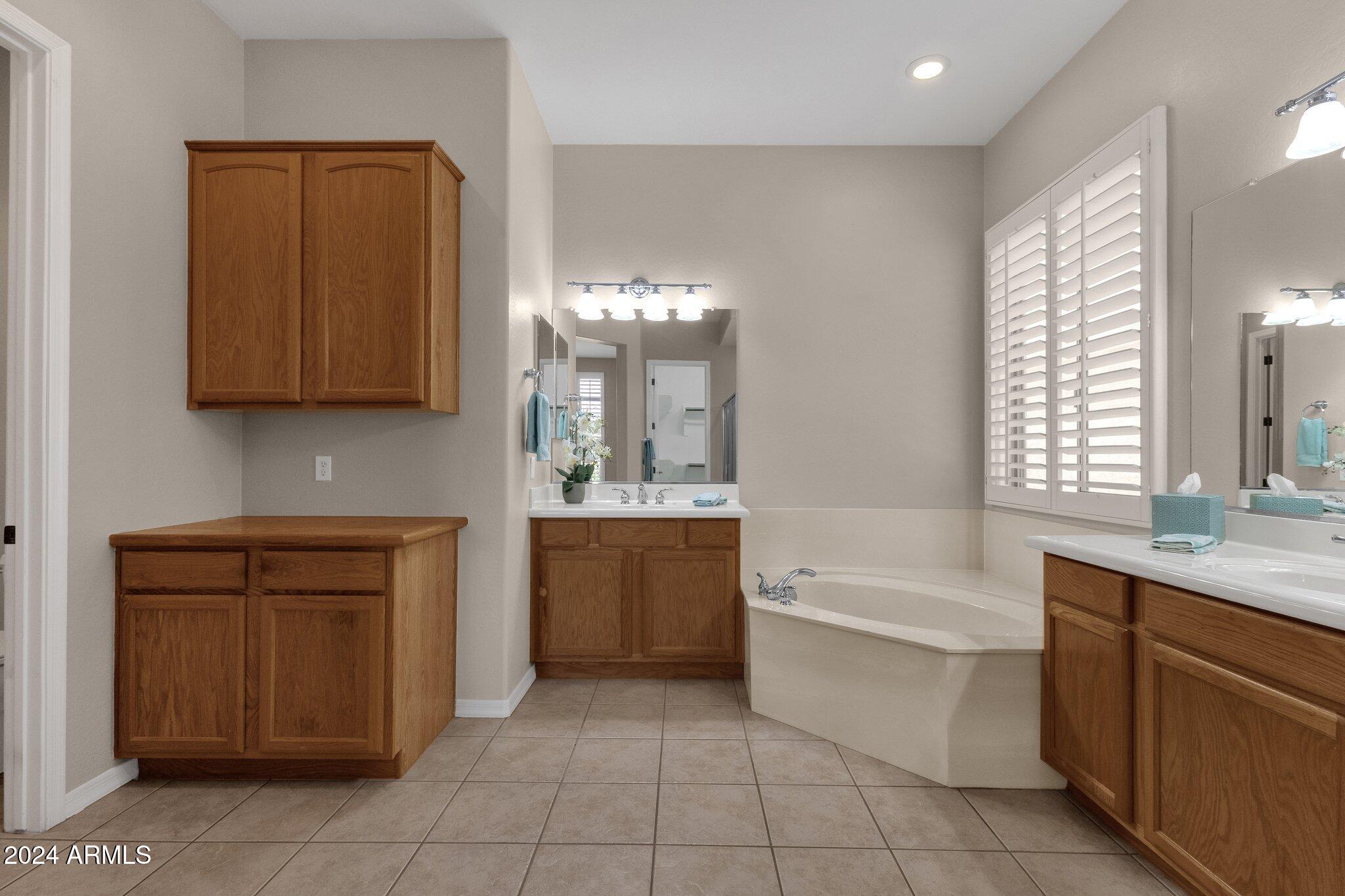 4098 East Rakestraw Lane Gilbert, AZ 85298 - Photo 20 of 31 25-web-or-mls-4098-e-rakestraw-ln