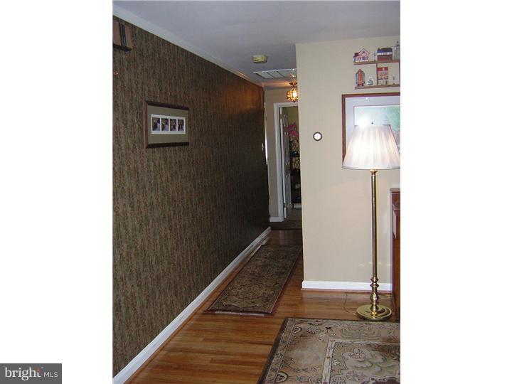 912 South Chester Road West Chester, PA 19382 - Photo 20 of 22 Hallway