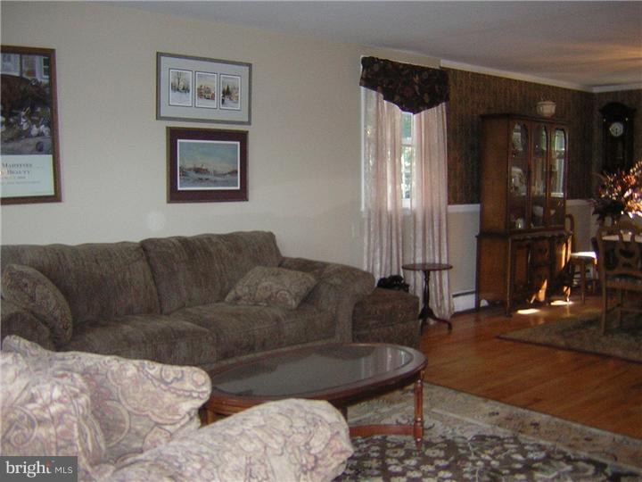 912 South Chester Road West Chester, PA 19382 - Photo 22 of 22 Living Room