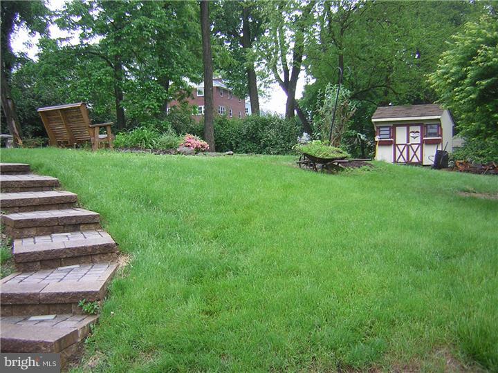 912 South Chester Road West Chester, PA 19382 - Photo 5 of 22 Exterior Back