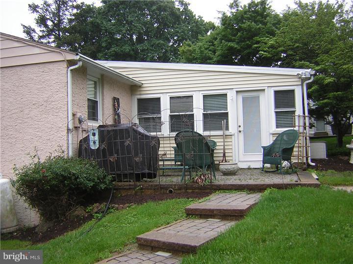 912 South Chester Road West Chester, PA 19382 - Photo 6 of 22 Exterior Side