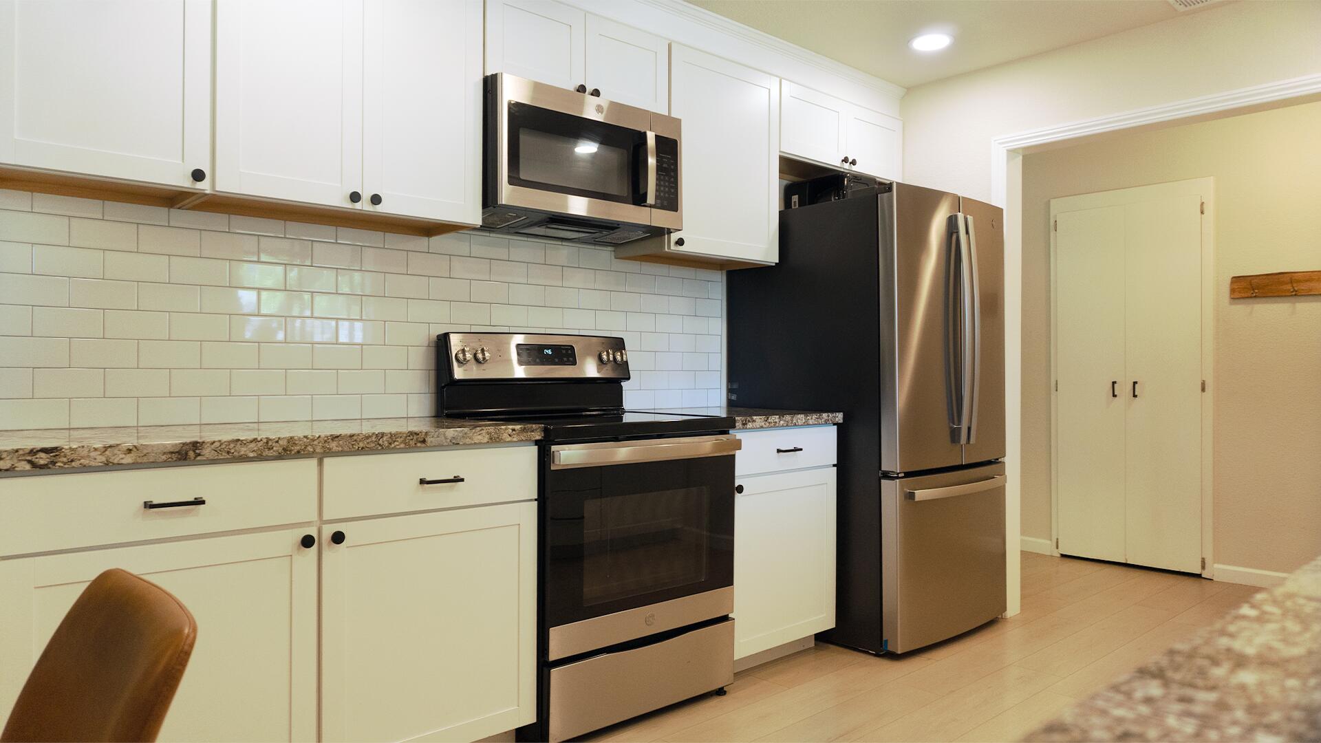 5080 Debbie Lane Redding, CA 96002 - Photo 3 of 30 Kitchen-3