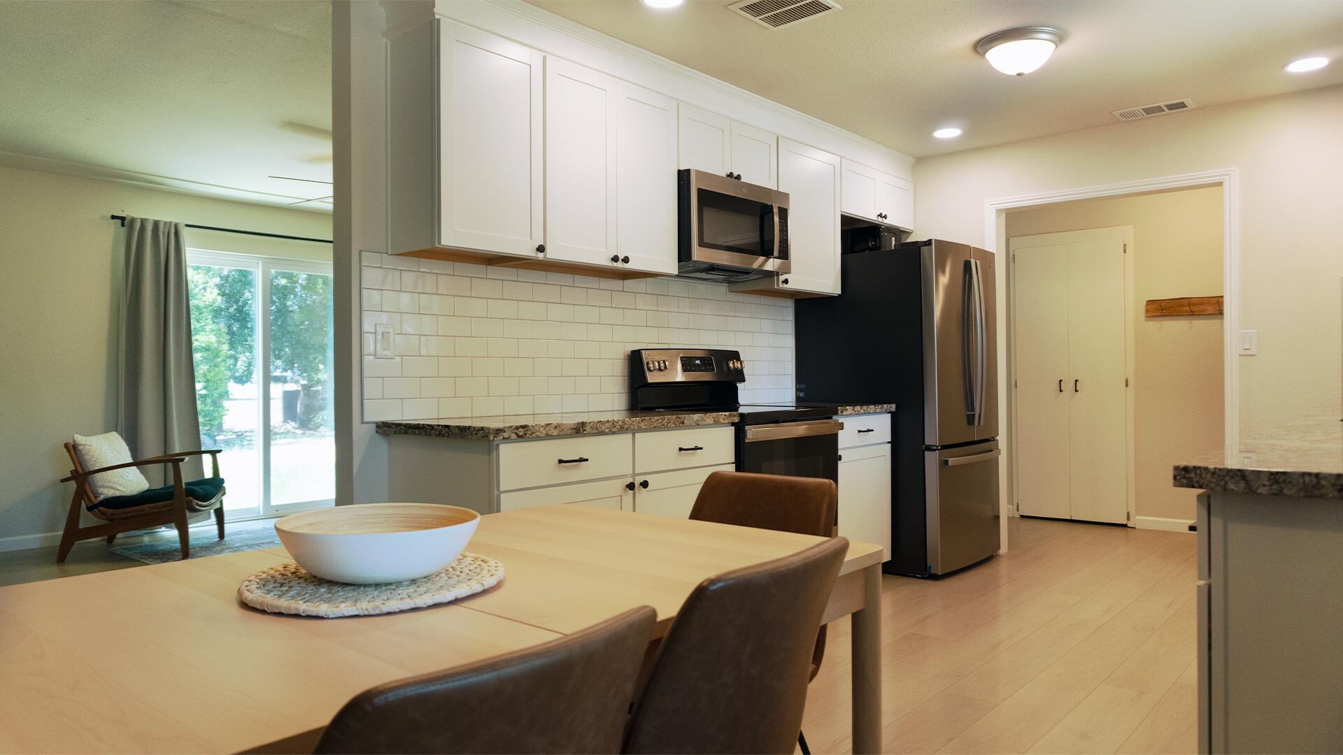 5080 Debbie Lane Redding, CA 96002 - Photo 5 of 30 Kitchen