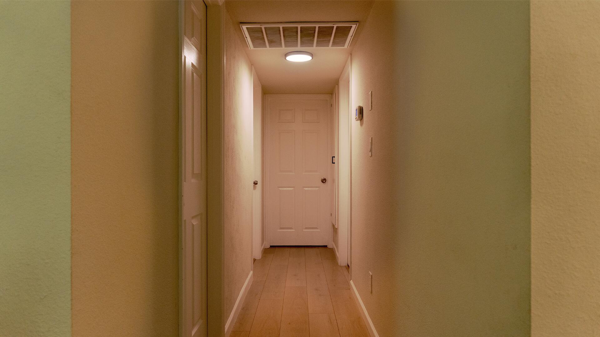 5080 Debbie Lane Redding, CA 96002 - Photo 10 of 30 Hallway