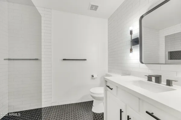 $1,645 | 2025 East Campbell Avenue, Unit 143, Phoenix, AZ 85016