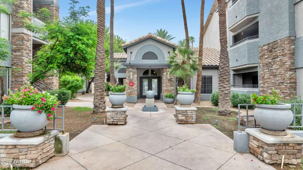 $1,645 | 2025 East Campbell Avenue, Unit 143, Phoenix, AZ 85016