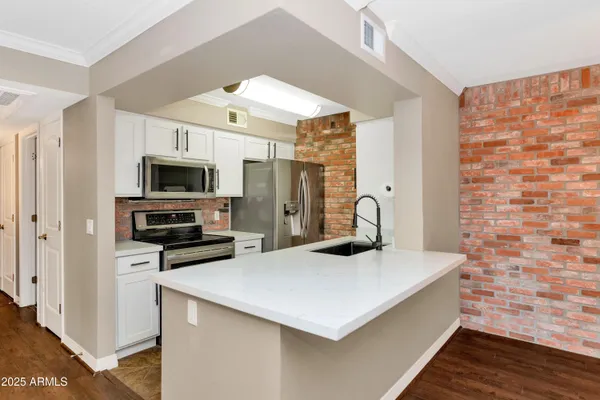 $1,645 | 2025 East Campbell Avenue, Unit 143, Phoenix, AZ 85016