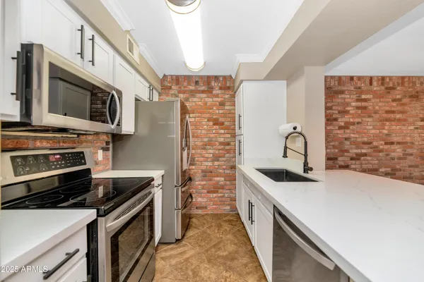 $1,645 | 2025 East Campbell Avenue, Unit 143, Phoenix, AZ 85016