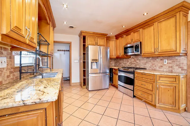 $2,950 | 45 Voight Avenue, Bridgeport, CT 06606