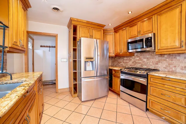 $2,950 | 45 Voight Avenue, Bridgeport, CT 06606