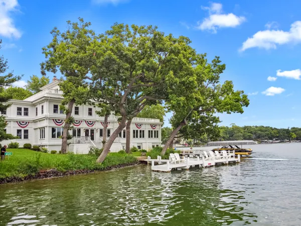 $4,349,700 | W5357 Lauderdale Drive, La Grange, WI 53121