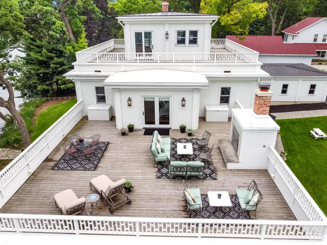 $4,499,700 | W5357 Lauderdale Drive, La Grange, WI 53121