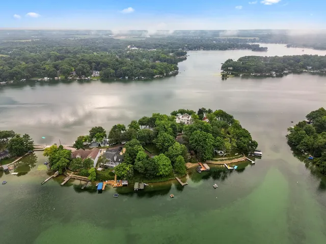 $4,499,700 | W5357 Lauderdale Drive, La Grange, WI 53121