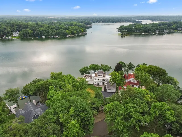 $4,499,700 | W5357 Lauderdale Drive, La Grange, WI 53121