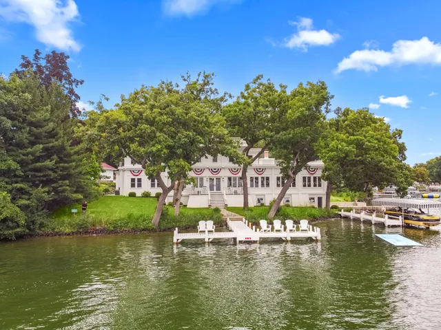 $4,499,700 | W5357 Lauderdale Drive, La Grange, WI 53121