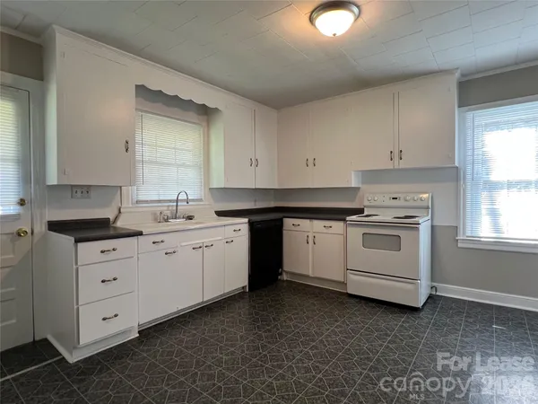 $1,350 | 111 Hilltop Street, Mount Holly, NC 28120