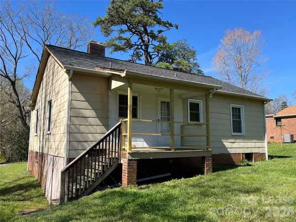 $1,350 | 111 Hilltop Street, Mount Holly, NC 28120