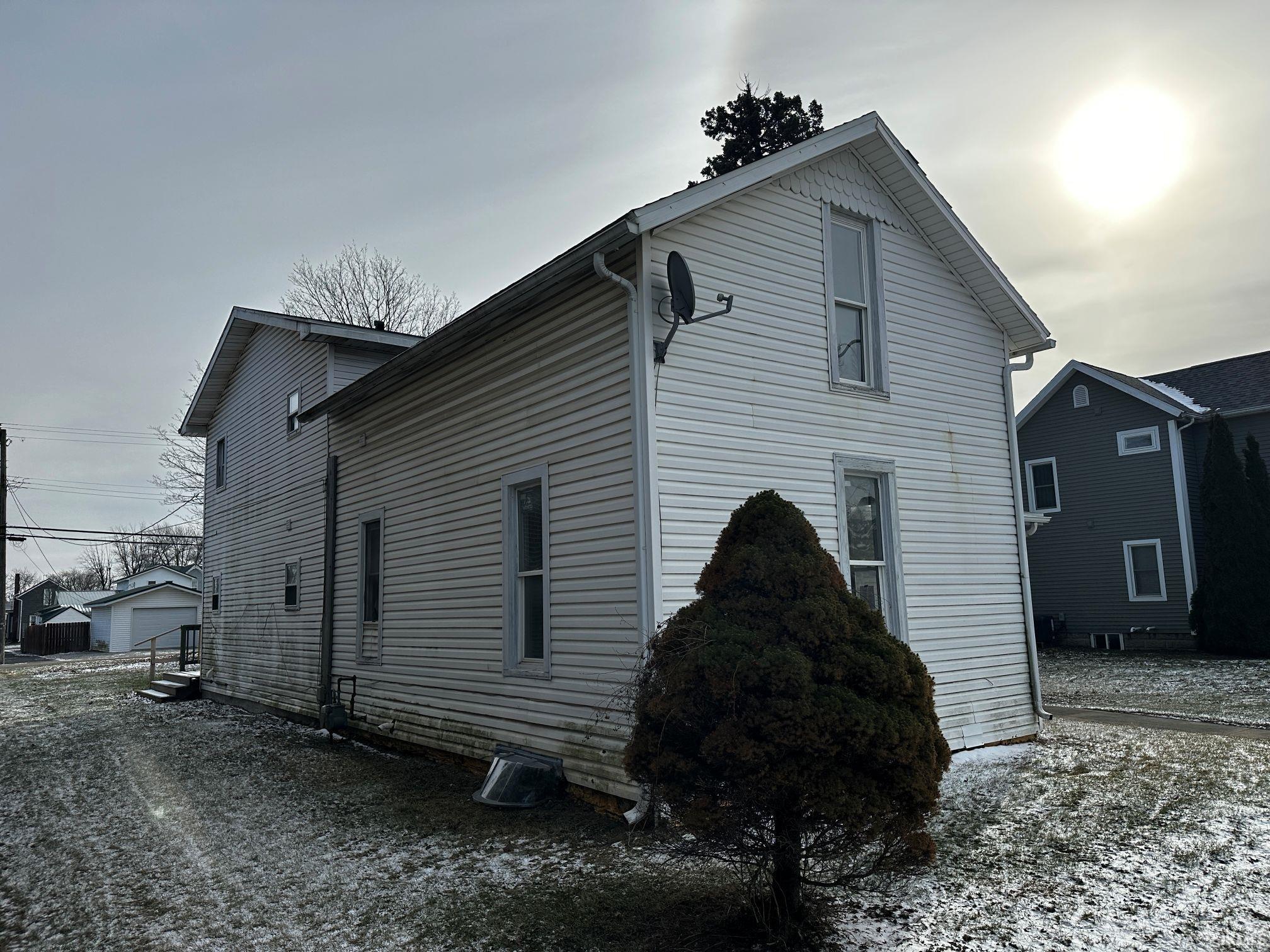 218 North Main Street Topeka, IN 46571 - Photo 2 of 10