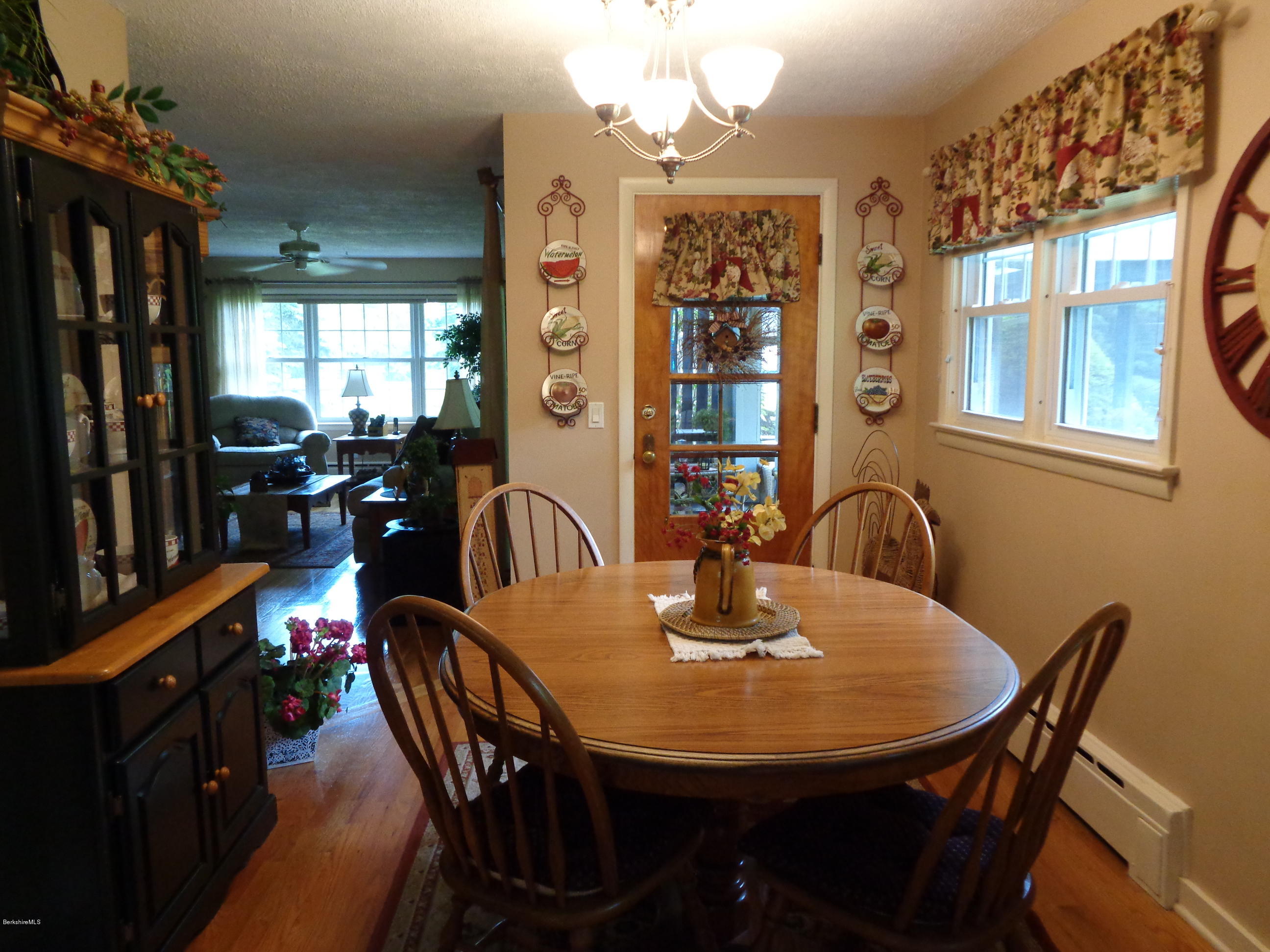 27 Partridge Road Pittsfield, MA 01201 - Photo 12 of 33 Eat-in Kitchen