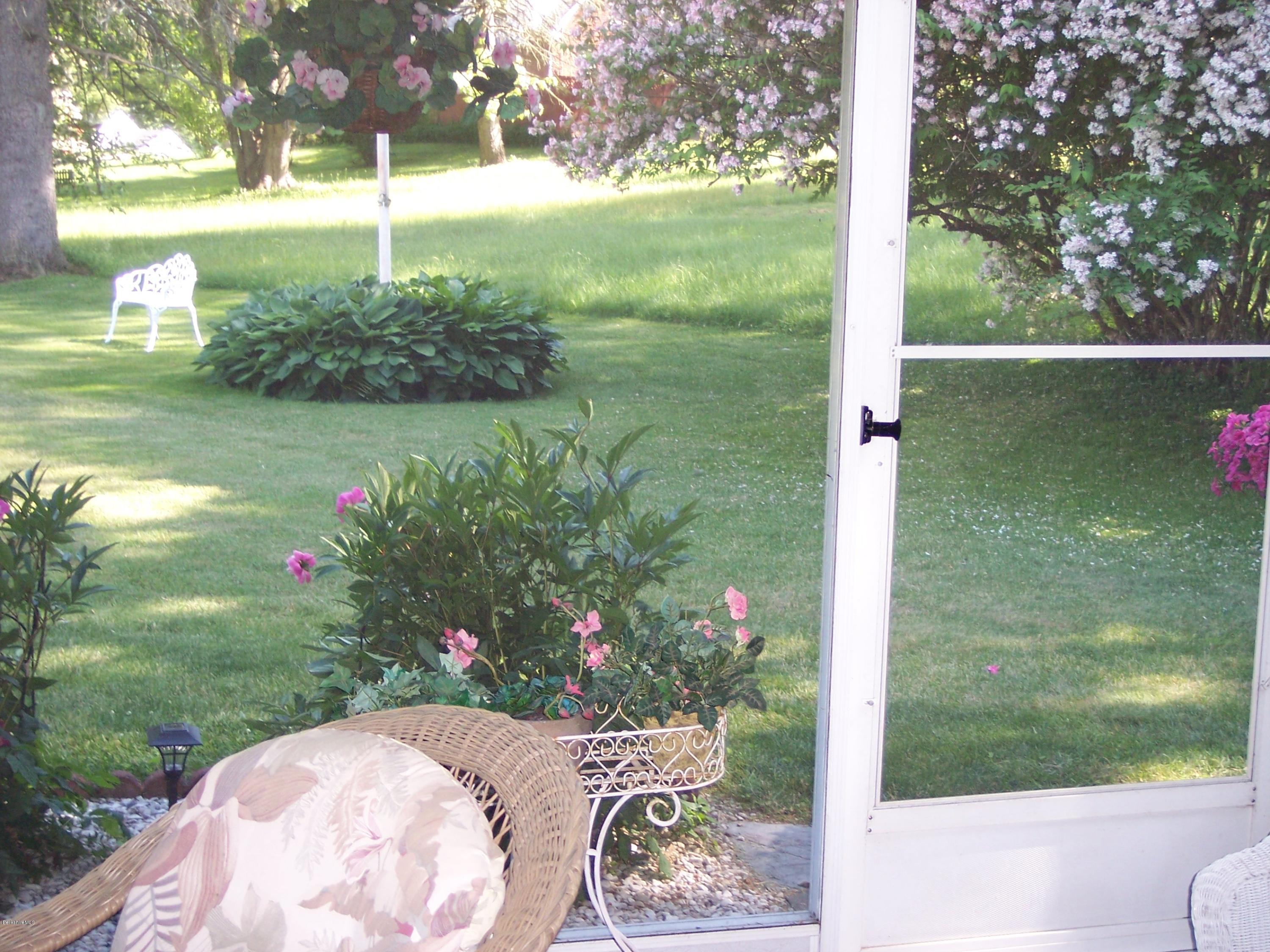 27 Partridge Road Pittsfield, MA 01201 - Photo 23 of 33 patio