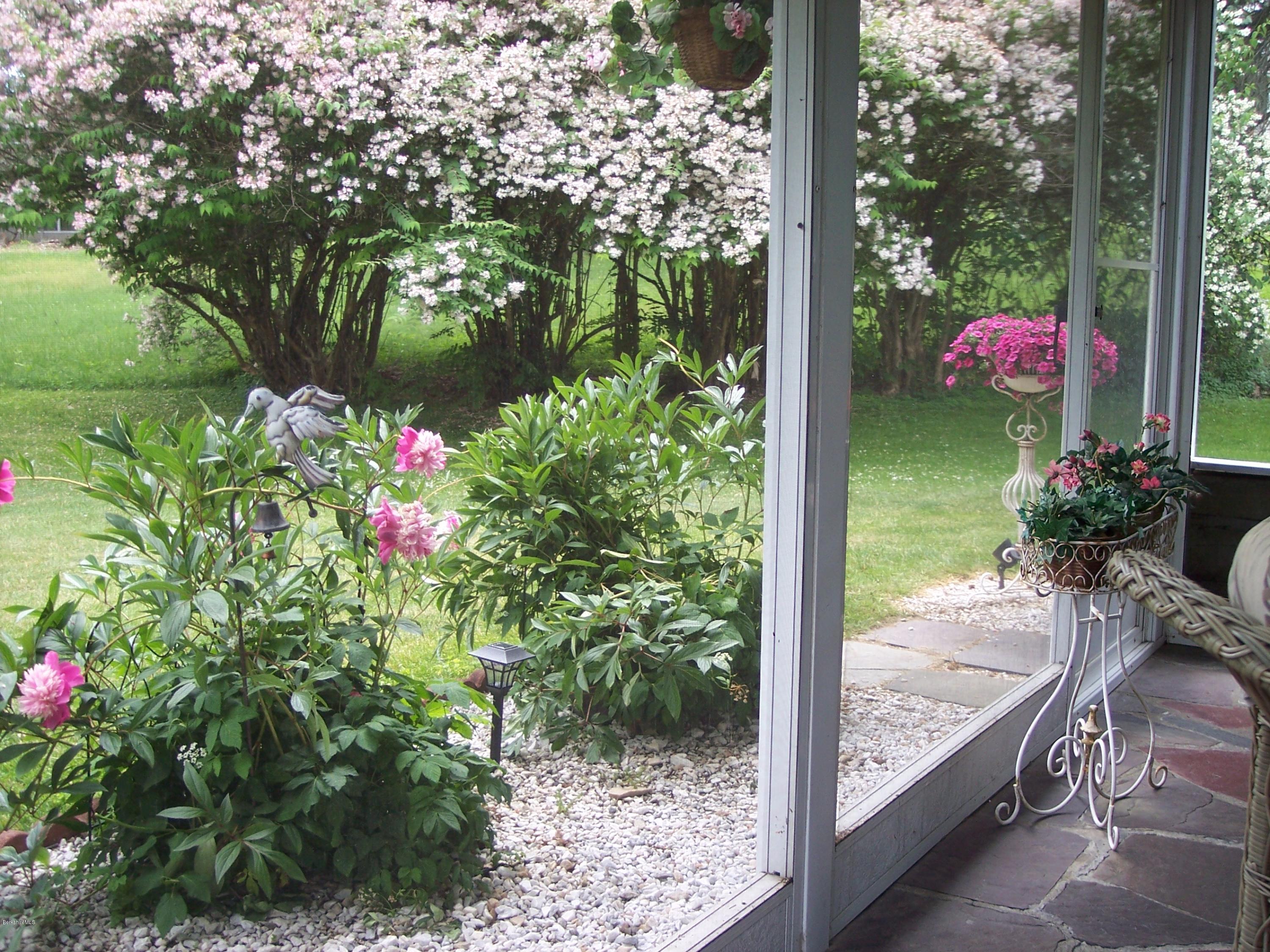 27 Partridge Road Pittsfield, MA 01201 - Photo 24 of 33 flowers