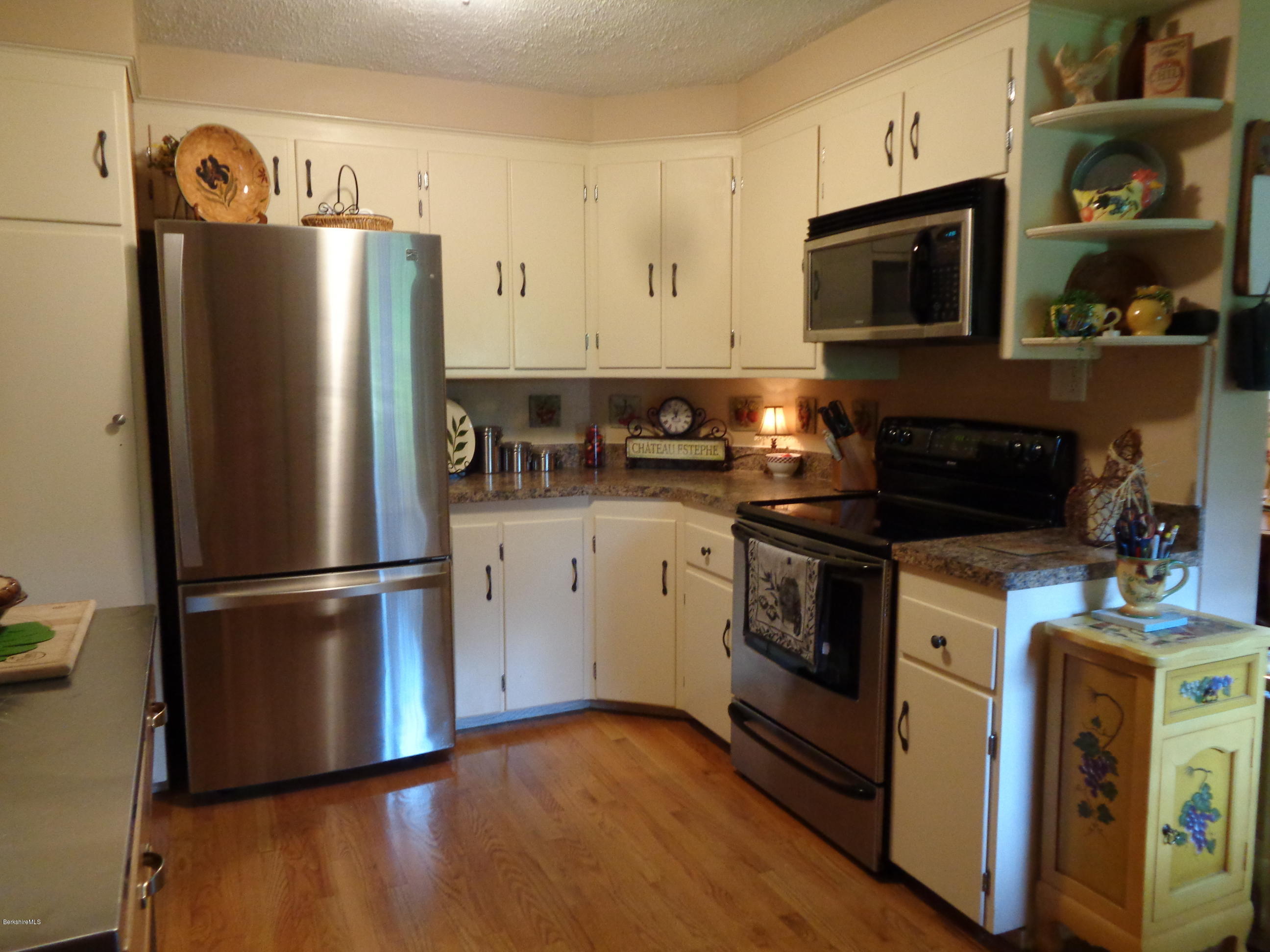 27 Partridge Road Pittsfield, MA 01201 - Photo 9 of 33 Kitchen