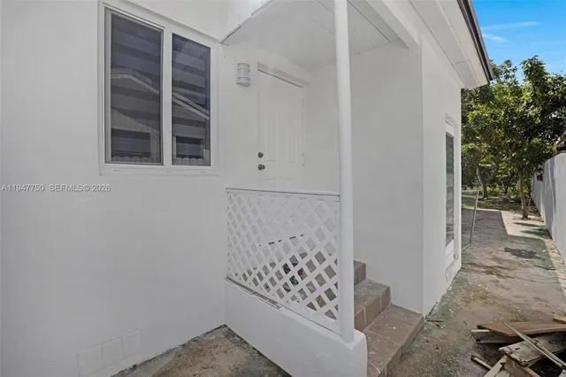 $2,600 | 2530 Southwest 16th Terrace, Unit 1, Miami, FL 33145