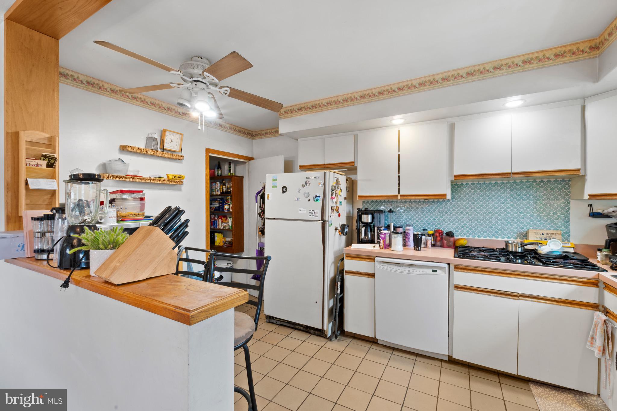826 Avon Road Philadelphia, PA 19116 - Photo 8 of 23 Gallery Image 8