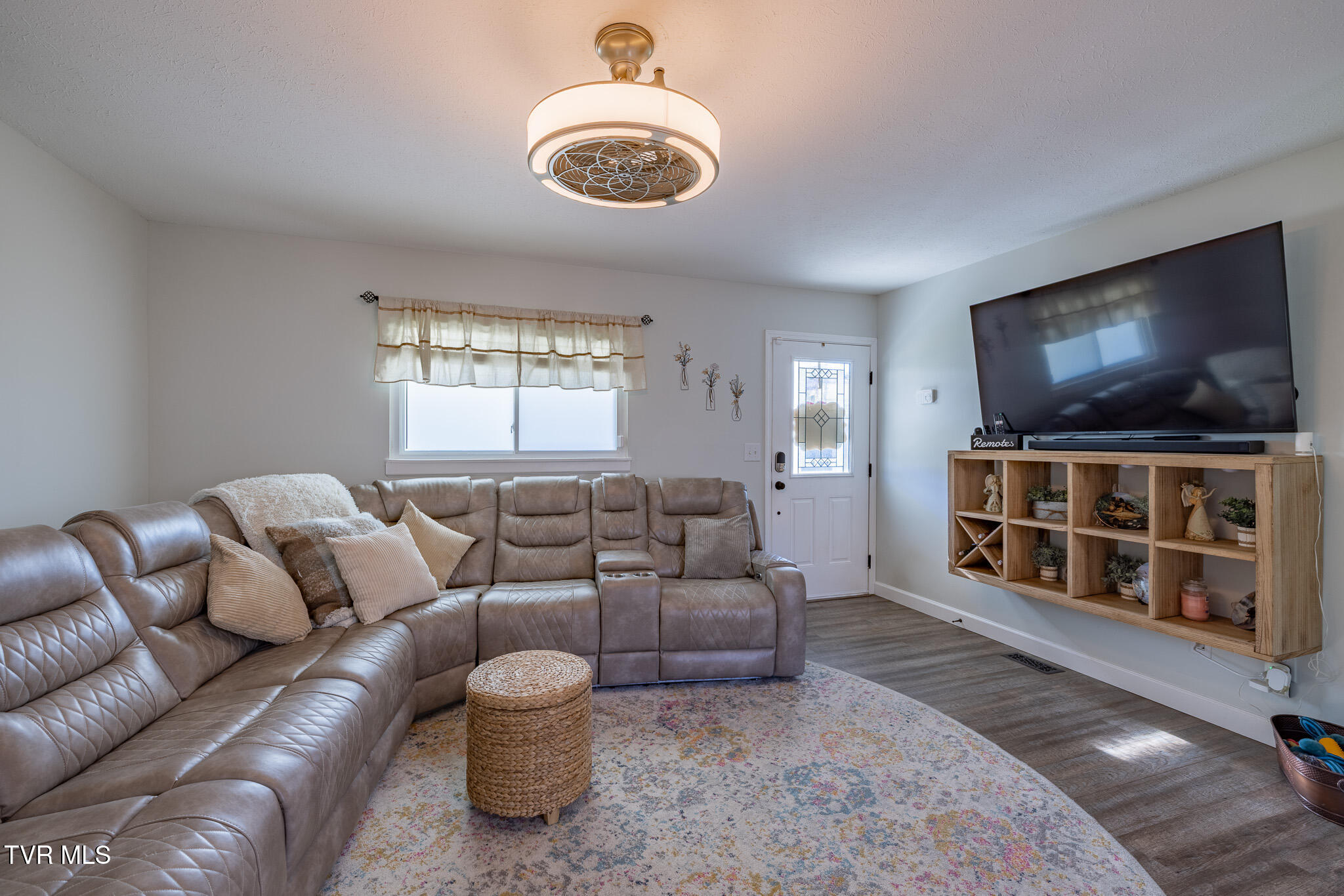 649 Gap Creek Road Elizabethton, TN 37643 - Photo 4 of 46 1R9A2928-HDR