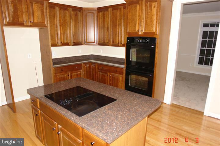 10818 Harley Road Lorton, VA 22079 - Photo 8 of 15 Kitchen