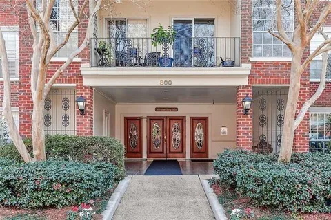 $359,000 | 800 Burgundy, Unit 223, Metairie, LA 70005