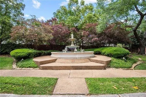 $359,000 | 800 Burgundy, Unit 223, Metairie, LA 70005