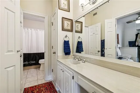$359,000 | 800 Burgundy, Unit 223, Metairie, LA 70005