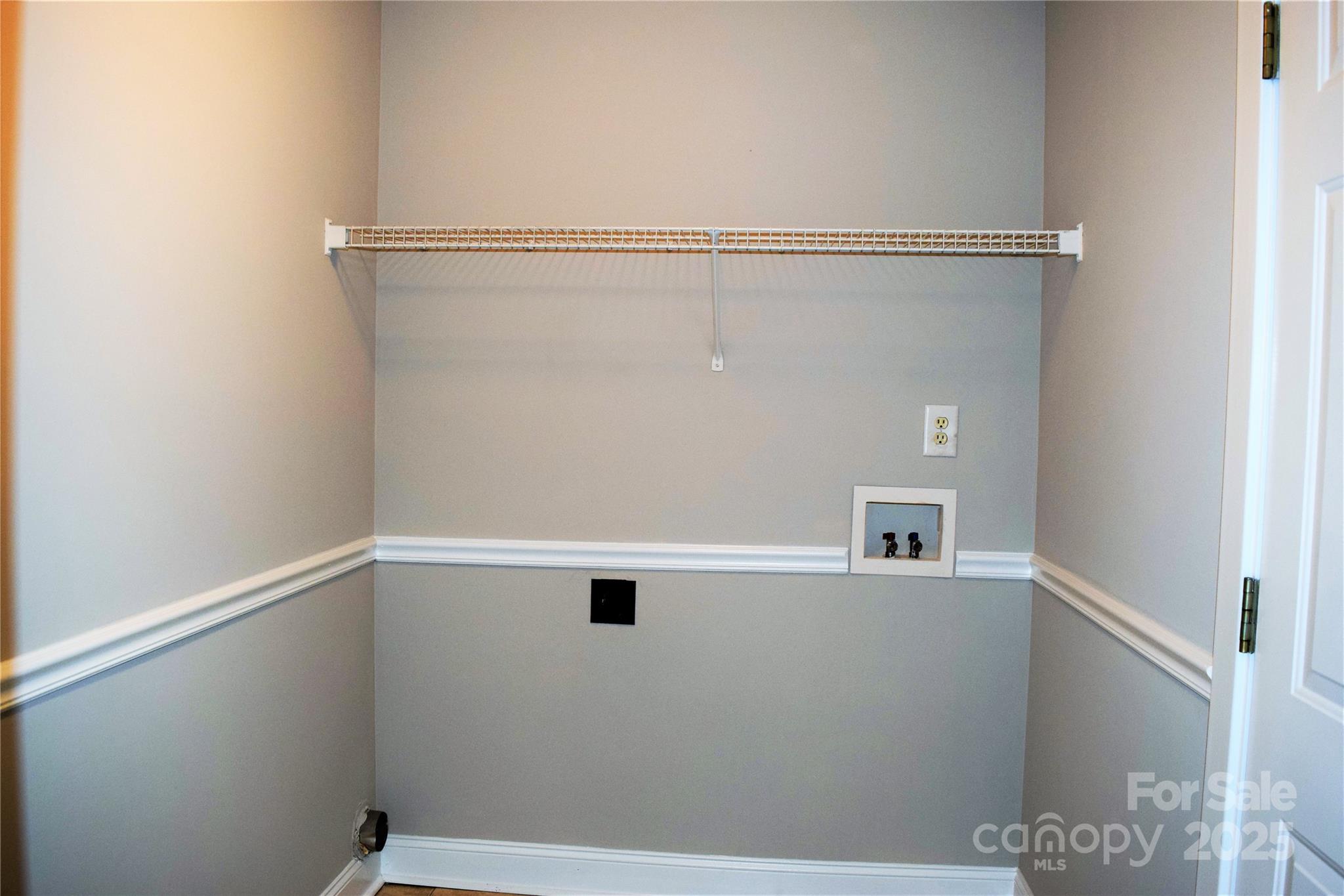 13840 Hastings Farm Road Huntersville, NC 28078 - Photo 16 of 32 close up of a white marble wall