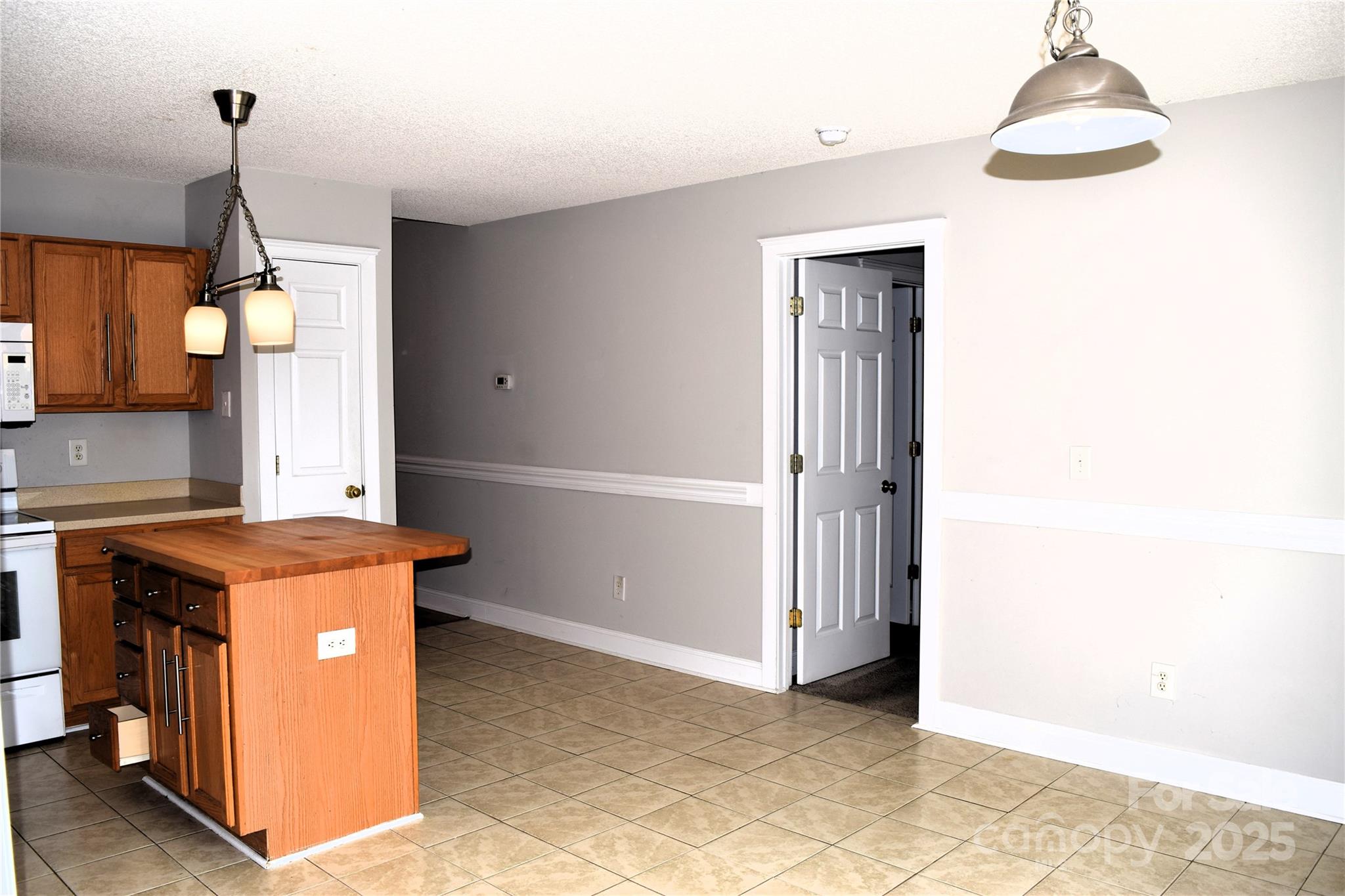 13840 Hastings Farm Road Huntersville, NC 28078 - Photo 10 of 32 a view of a kitchen